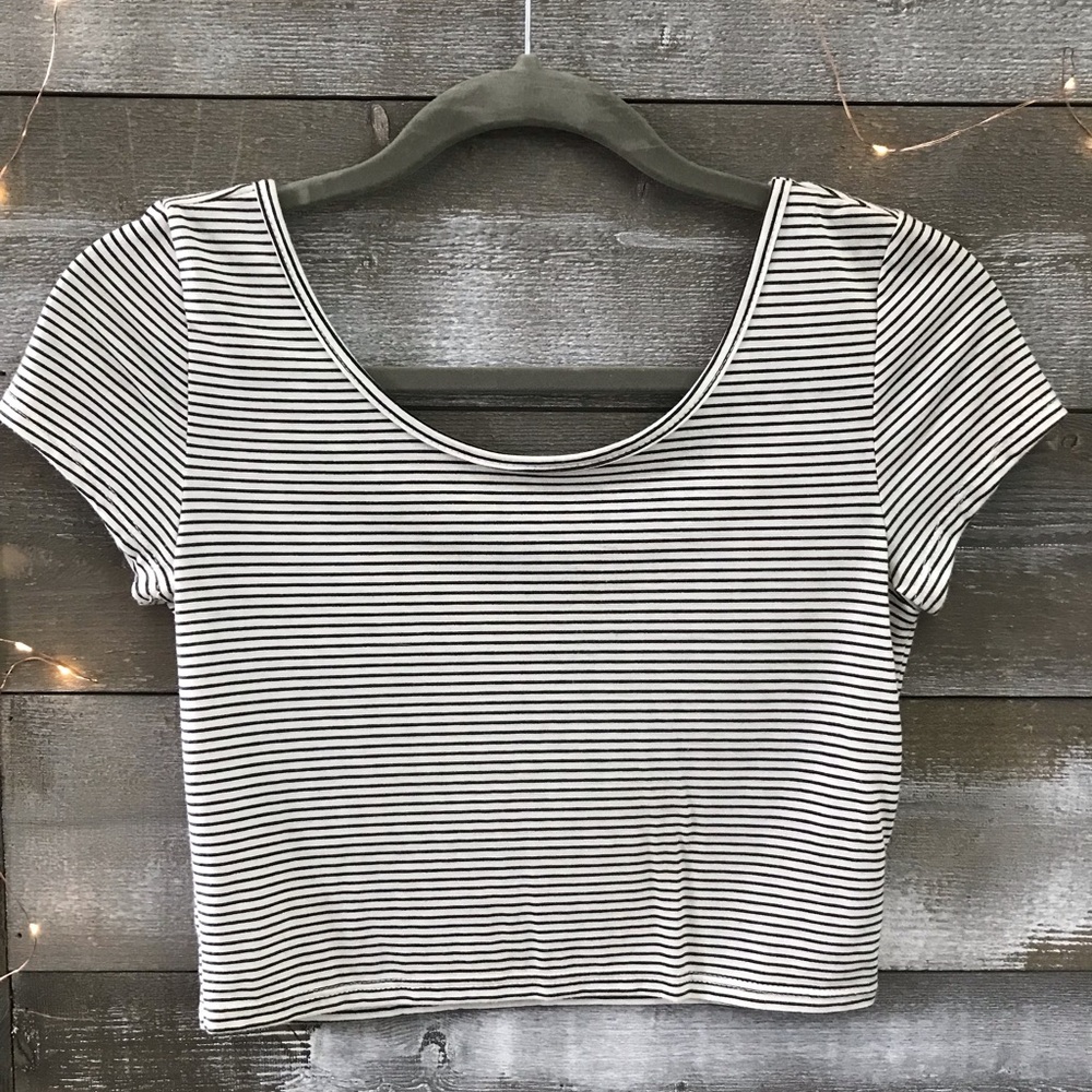 American Eagle Women’s XS Striped Crew Neck Short Sleeve Crop Top Black & White